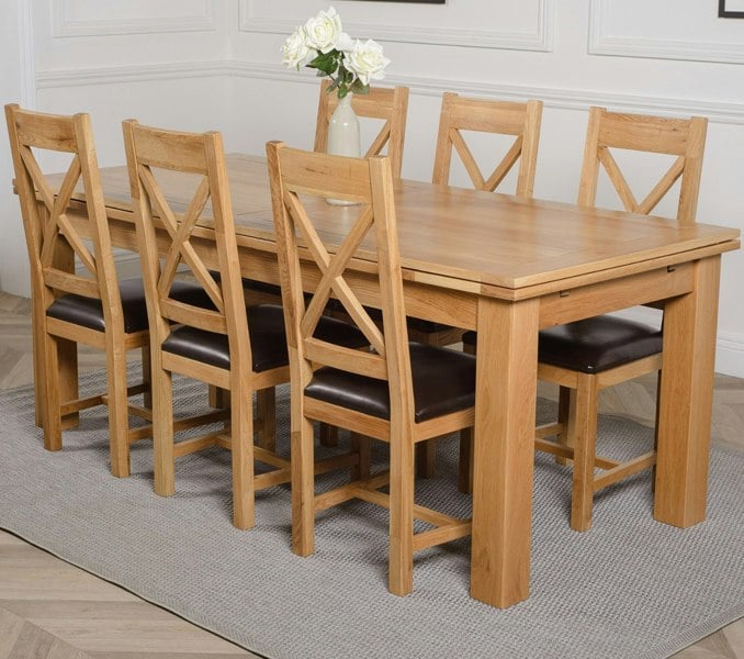 That's Furniture Richmond Large Oak Extending Dining Table with Berkeley Oak Chairs