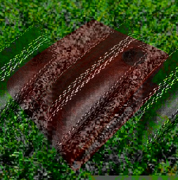 CRICKET-GIFTS - Buffalo Leather Cricket Wallet | RFID Protection | 7 Card Slots | Coin Pouch & ID Holder