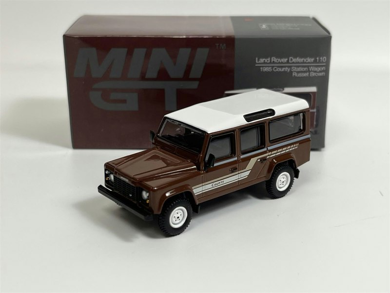 Mini GT Land Rover Defender 110 1985 County Station Wagon Russet Brown RHD 1:64 Mini GT MGT00734R