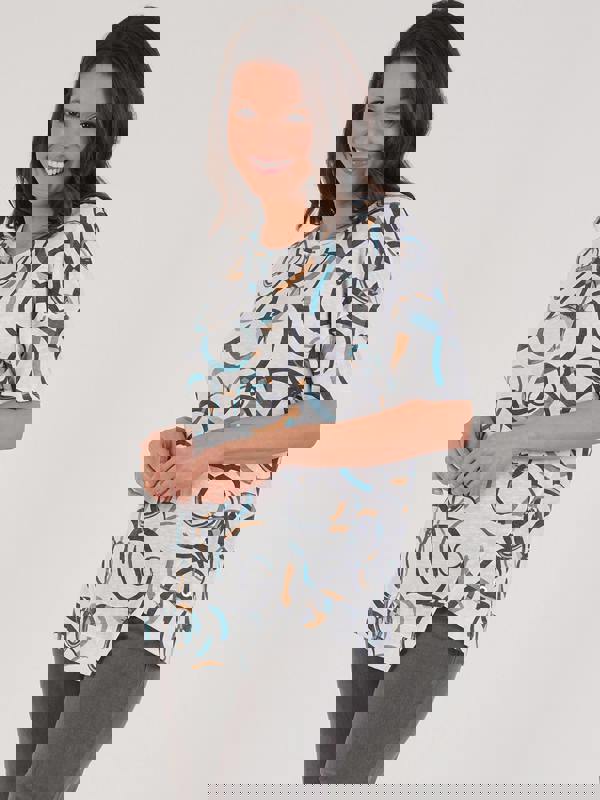 VIZ-A-VIZ Circular Abstract Printed Top