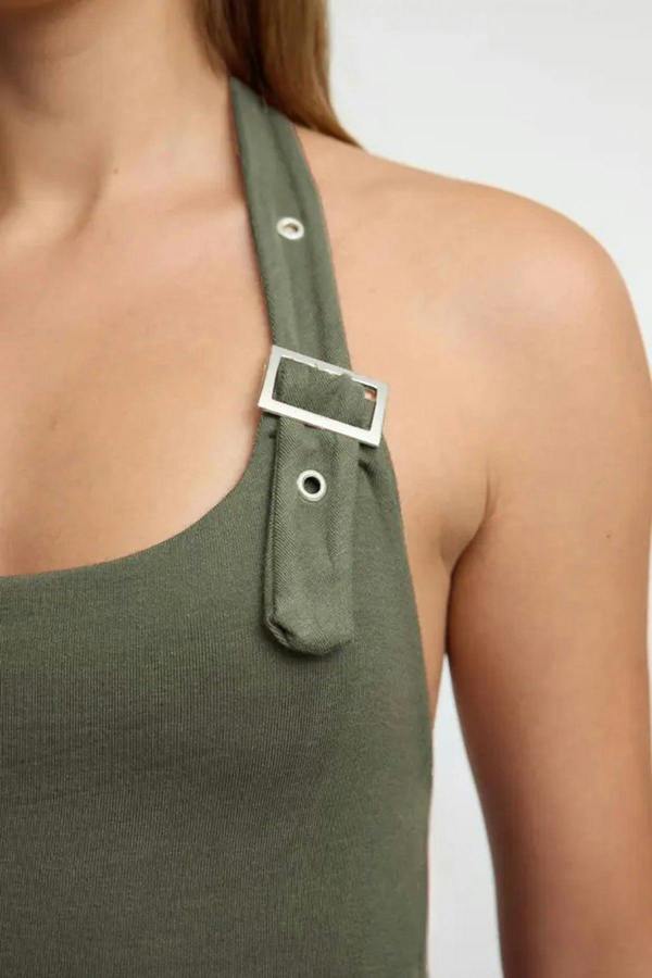 WOVCOR Halter Neck Belt Detail Fitted Knitted Blouse