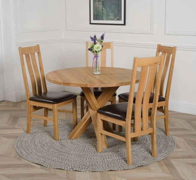 That's Furniture Oregon Round Oak Dining Table with 4 Princeton Oak Chairs