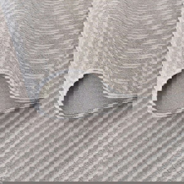 Geometric Living Room rug, grey colour, stain-resistant and non-shedding