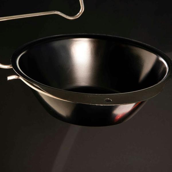 Dellonda DG13 Barbecues Action shot - driptray