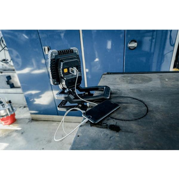 Brennenstuhl Rechargeable LED Work Light With Integrated Clamp - 950 Lumen