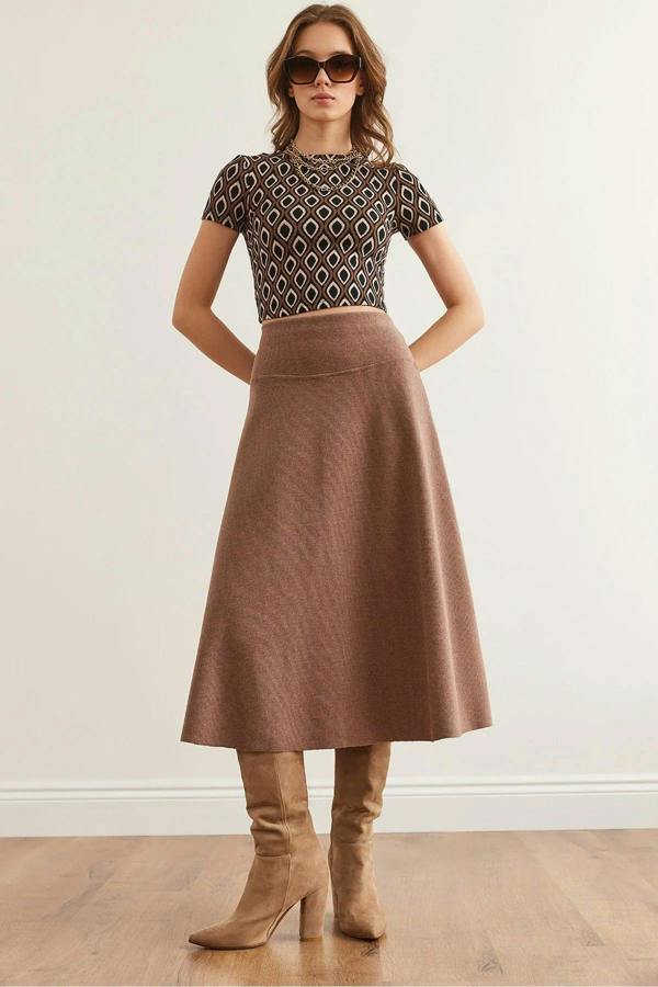 Hoxton Gal Waist-Banded Flared Knit Skirt