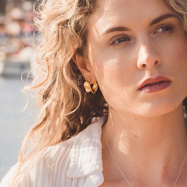 Reeves & Reeves Wide Swoosh Hoop Earrings