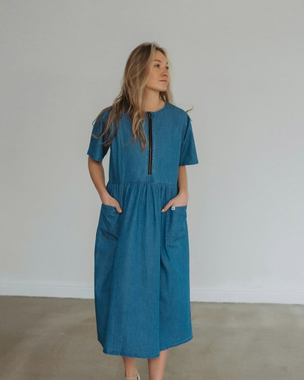 Magda Blue Short Sleeve Midi Dress with a zip front - image 3