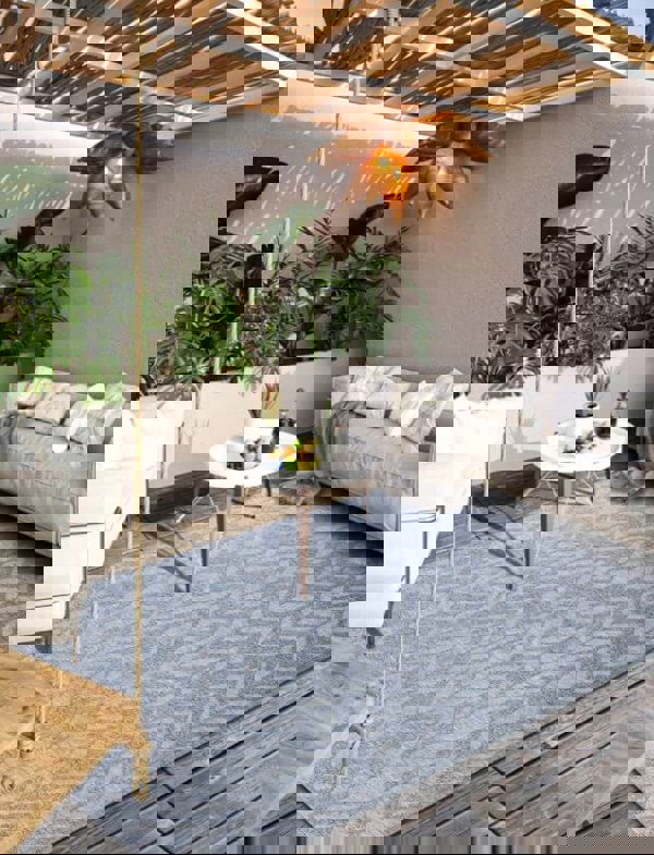 The Rugs Indoor-Outdoor Chevron Design Rug