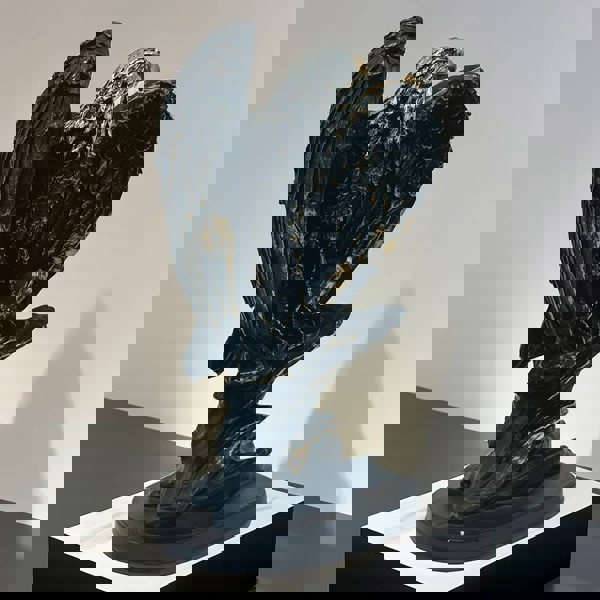 Eagle Statue Resin Ornament - Home & Office Decor Symbolising Wealth, Freedom, and Power | Unique Birthday or Valentine Gift