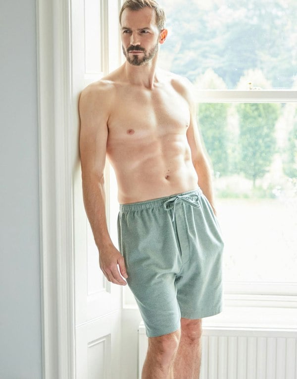 M_Sleep_Shorts_Moss_Herringbone_1_1.mp4