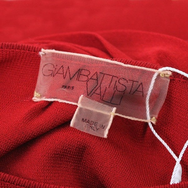 A Giambattista Valli elegant dress in luxurious pillar box red knitted fabric