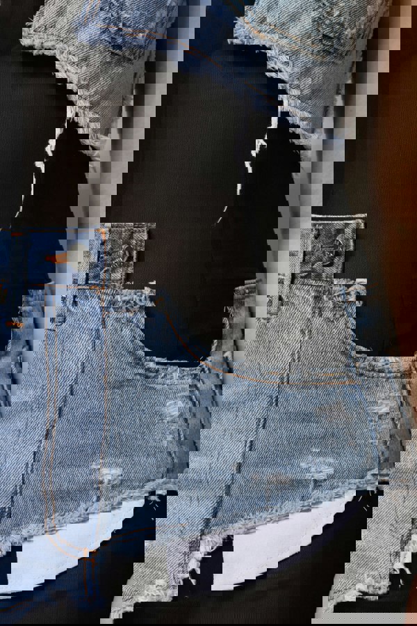 DR81717_6_P.jpg