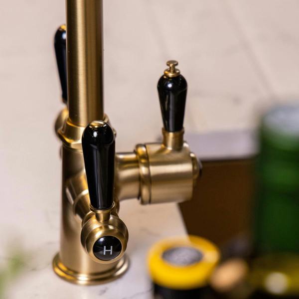 Flode korsa | Traditional Cruciform Style 3 in 1 Instant Boiling Tap | Black Ceramic Levers | Brushed Brass Finish