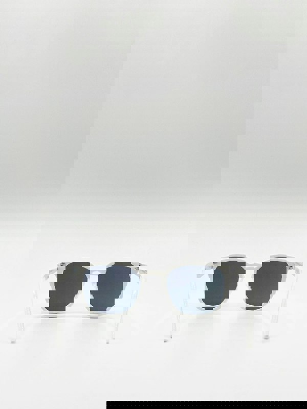 SVNX Classic Preppy Square Sunglasses With Key Hole Nosebridge