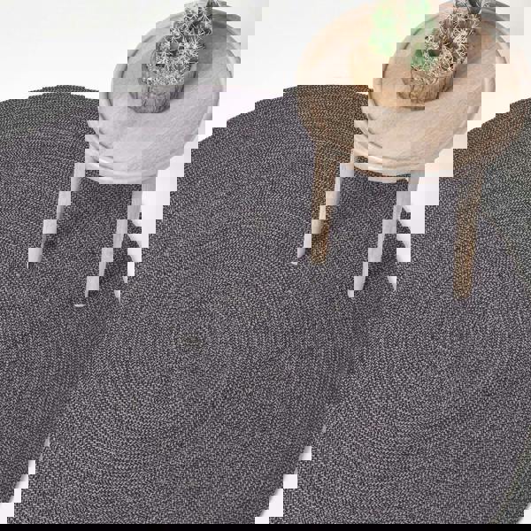 HOMESCAPES Grey and Black Melange Braided Rug