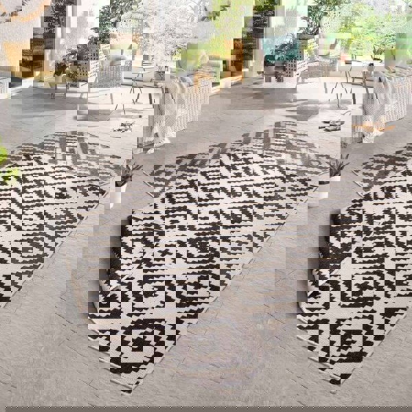 The Rugs Malta Reversible Indoor-Outdoor Rug - Stylish