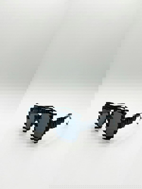 SVNX Retro Ribbed Navigator Sunglasses in Black