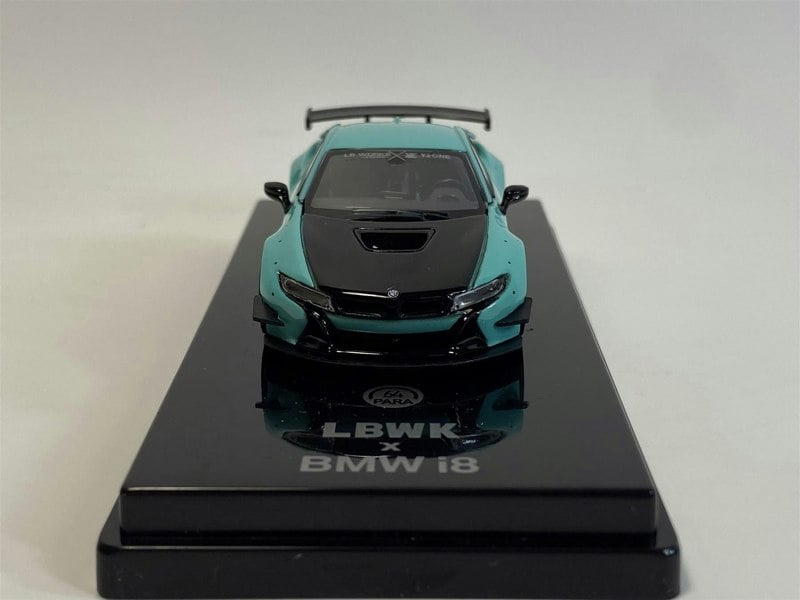 lw bmw i8 peppermint green black 1:64 scale paragon 55143