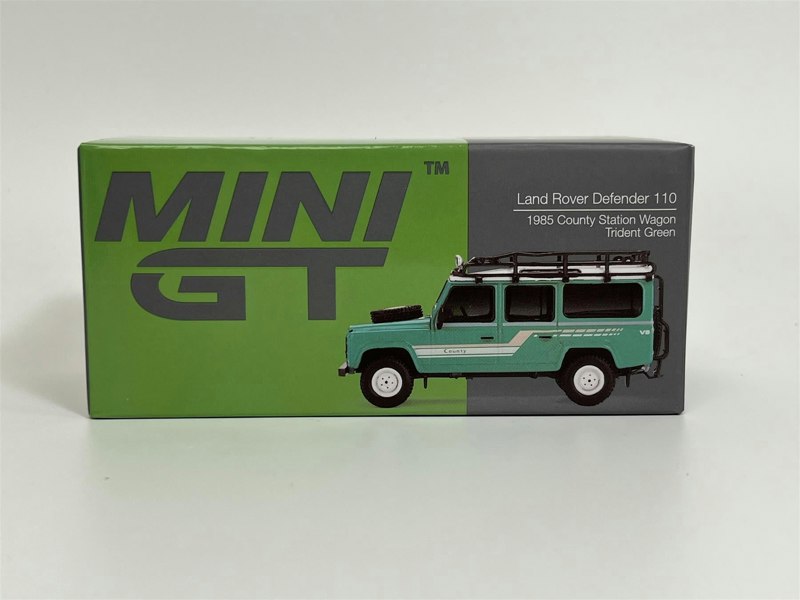 Mini GT Land Rover Defender 110 1985 County Station Wagon Green RHD 1:64 Mini GT MGT00590R