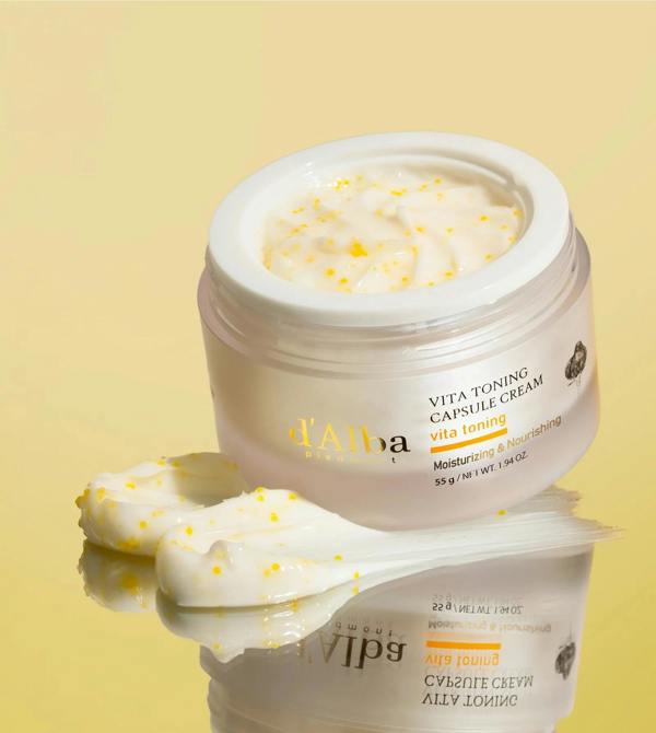 d'Alba Capsule Cream – Professional-grade "Vitamin Vitality Seal" for achieving a bright, translucent, and high-definition "Glass Skin" look, shop at Atelier De Glow UK.