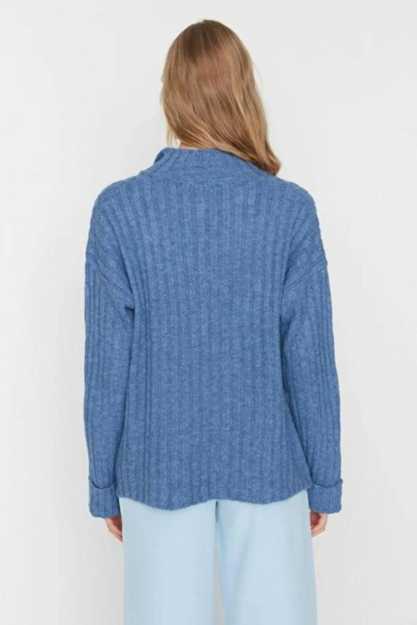Hoxton Gal Oversized Soft-Textured High Neck Knit Top