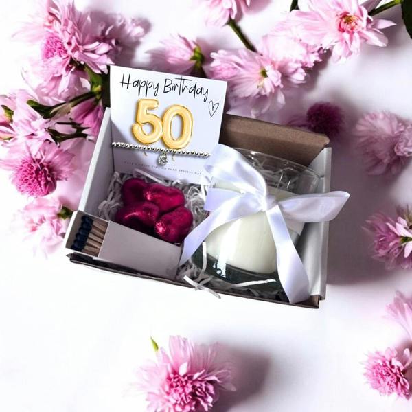 Aye Do Gifts Small 50th Birthday Gold Balloon Hamper | Candle, Bracelet, Chocolates