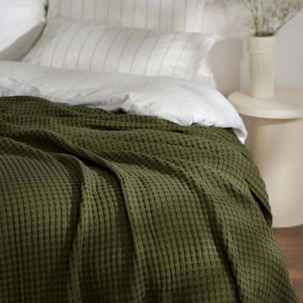 Soak&Sleep Olive Green Waffle Cotton Bedspread