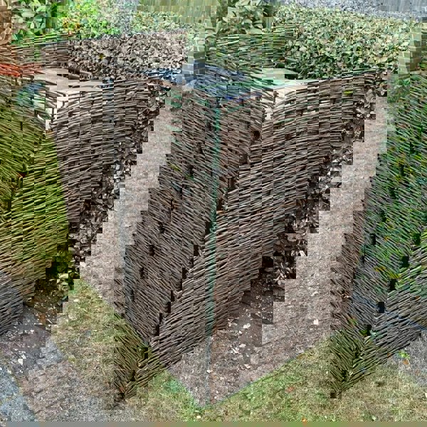 Livingandhome Trash Can Fence Wicker Privacy Fence Living and Home