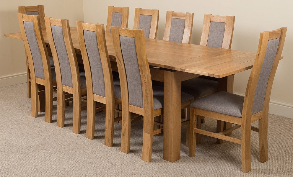 That's Furniture Richmond Large Oak Extending Dining Table with Stanford Oak Chairs
