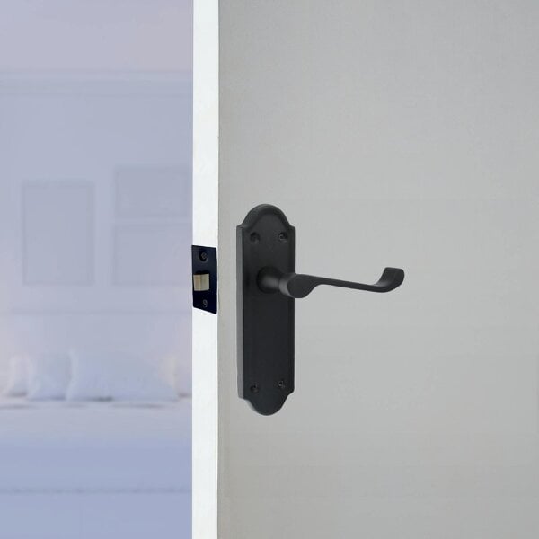 EDH Door Hardware Matt Black Internal Door Handles Ashford Style Lever Latch Handles and Latch