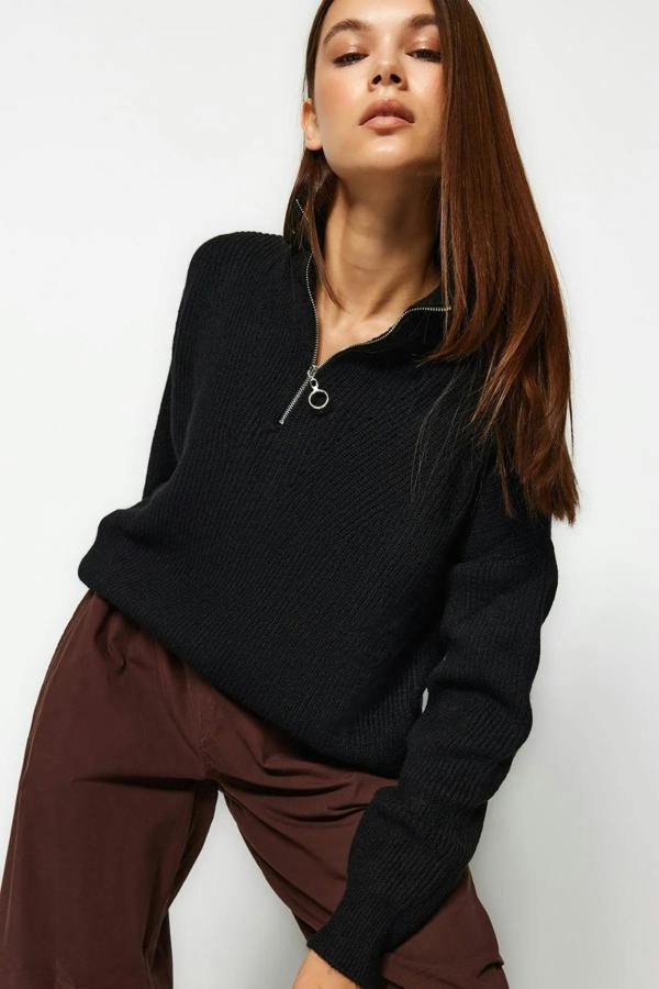 Hoxton Gal Soft-Textured Zip-Up Knit Sweater