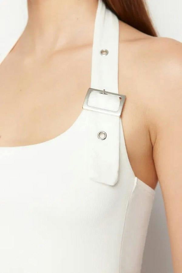 WOVCOR Halter Neck Belt Detail Fitted Knitted Blouse