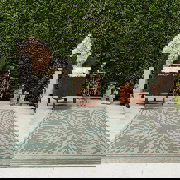 JVL The Gardener Reversible Large Leaf Outdoor Garden Rug 150x210cm