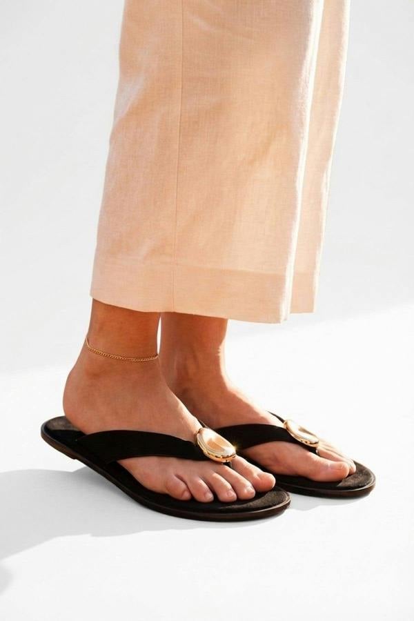Thea Womens Gold Trim Thong Flat Sandals - Black_wb