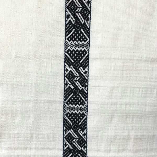 Handmade Stories Loom wall decoration with peacocks