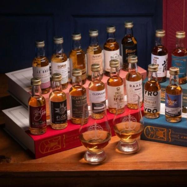 A Whisky Tour Of The World 2025 2nd Edition - product in use