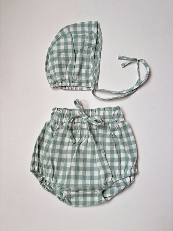 Gooseberry Fool Organic Cotton Bloomer and Bonnet Set