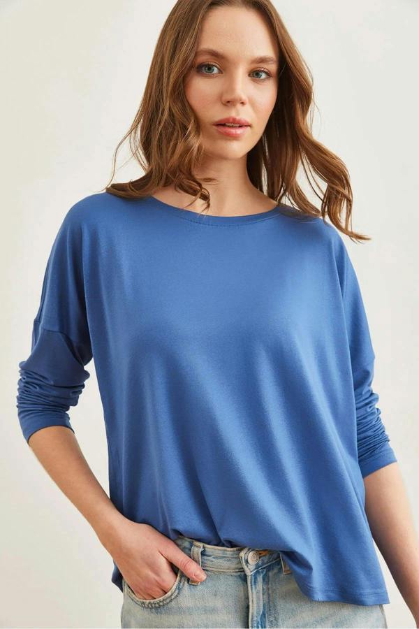 Hoxton Gal Crew Neck Draped Batwing Viscose Blouse