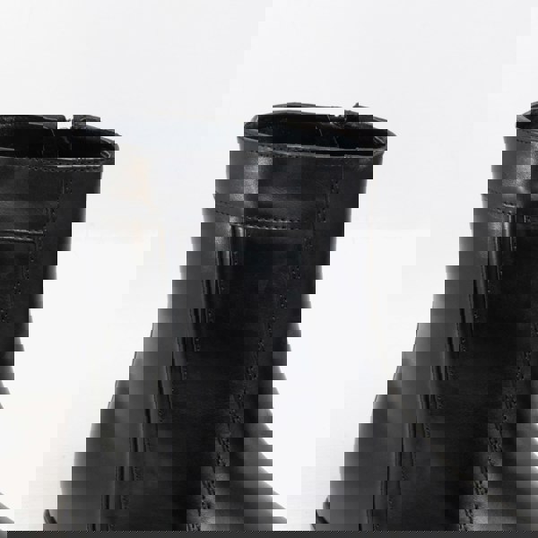 1585318800-53774400.jpg