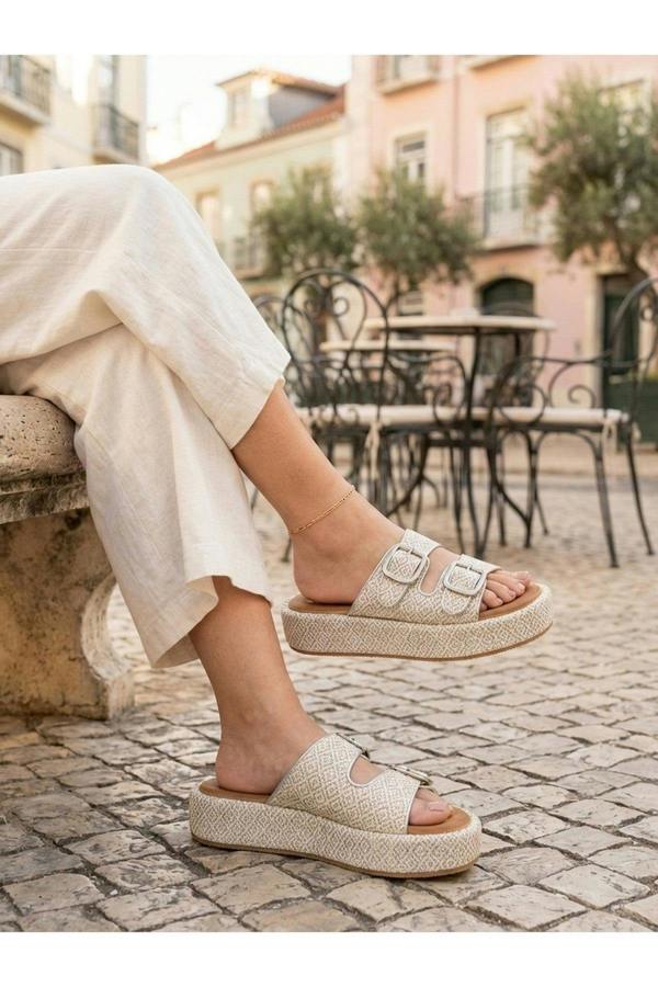 Vera Diamond Pattern Platform Sandals - Silver