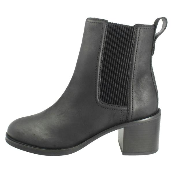 Clarks Ladies Clarks Block Heel Pull On Leather Ankle Boots Chamberly Top