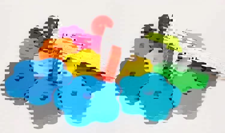 KAV Wooden Rainbow Stacking Rings - Educational Baby Toys for Hand-Eye Coordination and Fine Motor Skills - Colourful Wooden Puzzles & Learning Toys