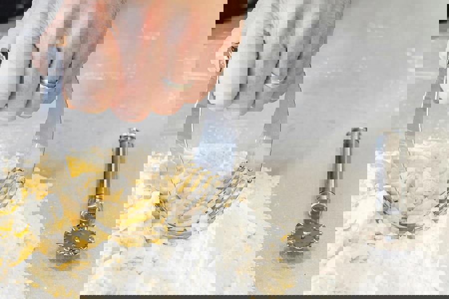 KitchenCraft Professional Kitchen Tools with Oval Shaped Handles, 5pc Set Including Zester, Spatula, Sieve, Pastry Brush and Pastry Wheel