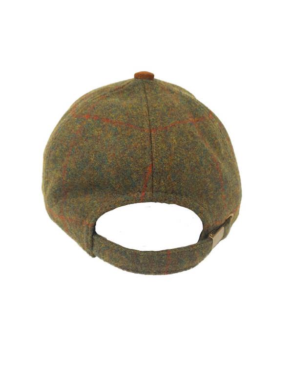 Adjustable baseball cap with peak