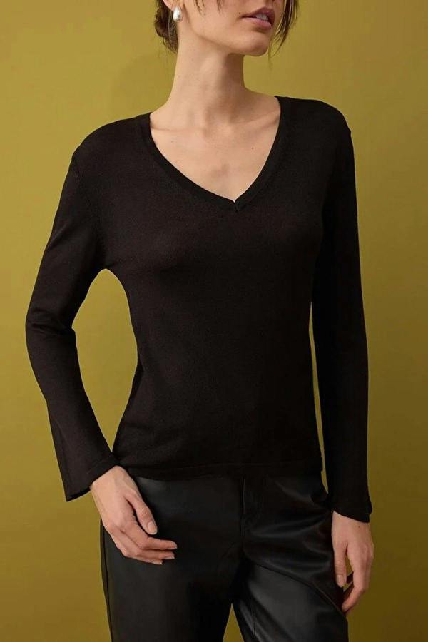 WOVCOR V-Neck Basic Knit Sweater