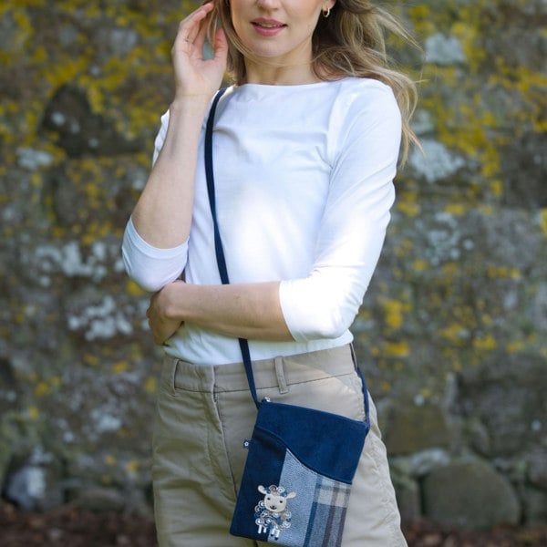 Earth Squared Small Sling Crossbody Appliqué Phone Bag – Sheep Design