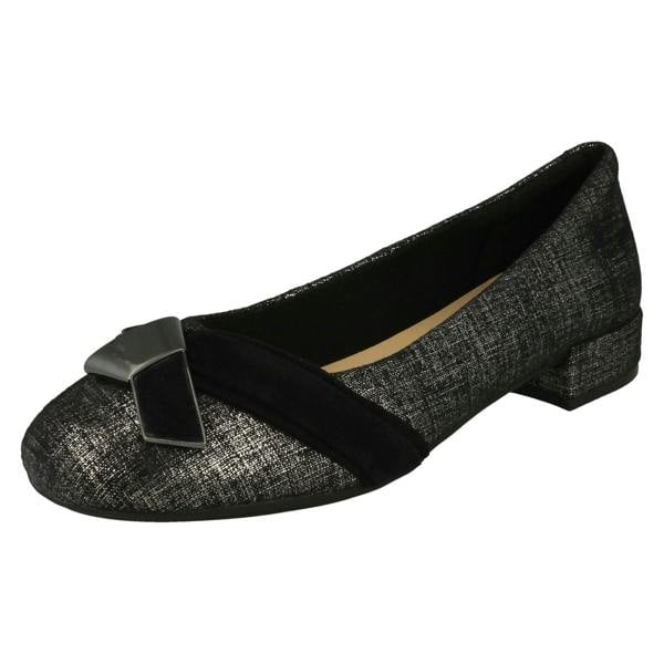 Clarks Ladies Clarks Stylish Cross Detailed Shoes Rosabella Moon