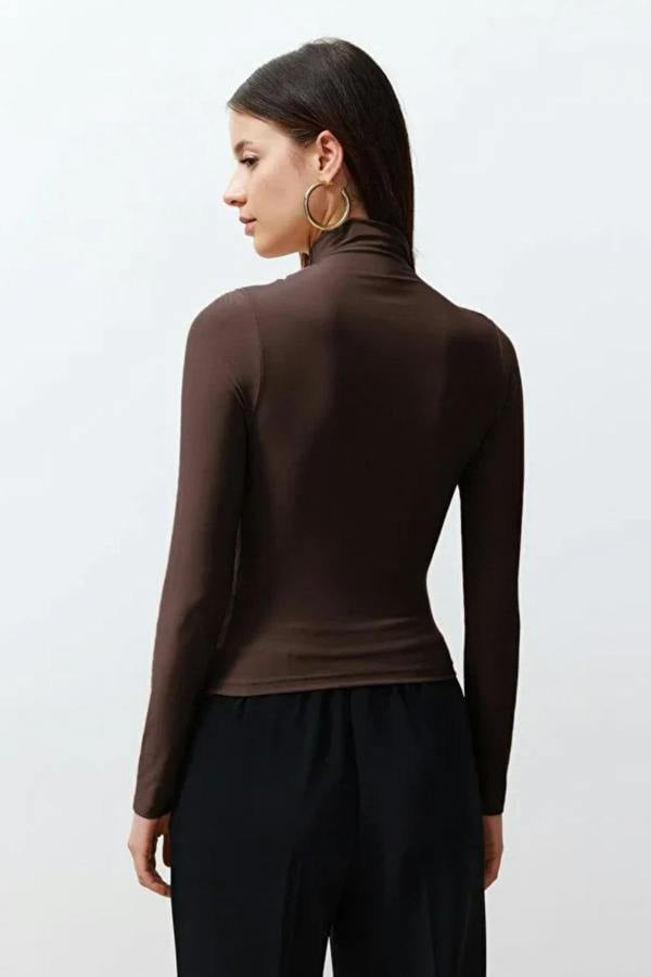 Hoxton Gal Ruched Square-Neck Fitted Stretch Knit Blouse