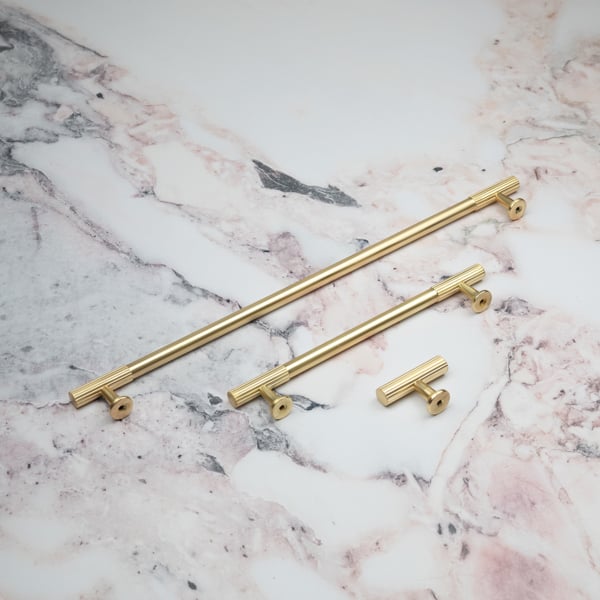 Handle & Home Brass Reeded T-Bar Knob